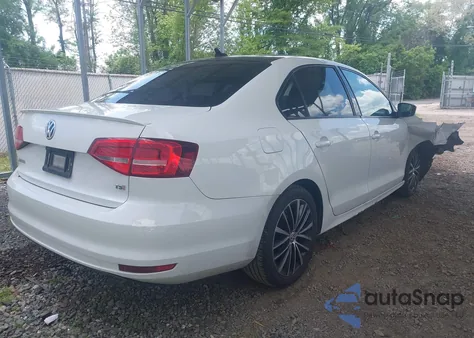 2015 Volkswagen Jetta 1.8T Sport z USA, uszkodzony, nr VIN 3VWD17AJ0FM217419
